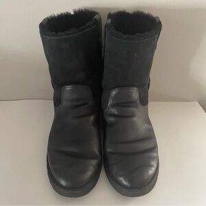 UGG romely short leather and suede boots size 7.5